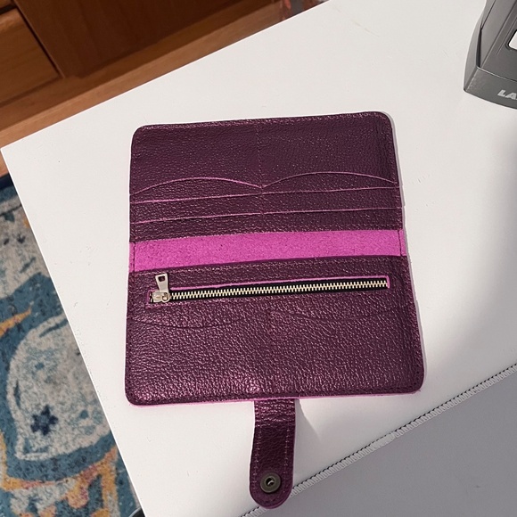 Portland Leather Goods Women's Bifold Wallet Ultra Violet Metallic NEW - Picture 5 of 6